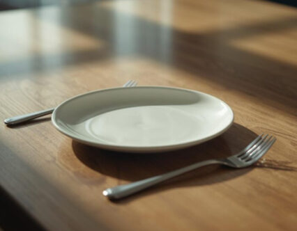 Quando o desejo e a culpa silenciam o que dói vem o excesso